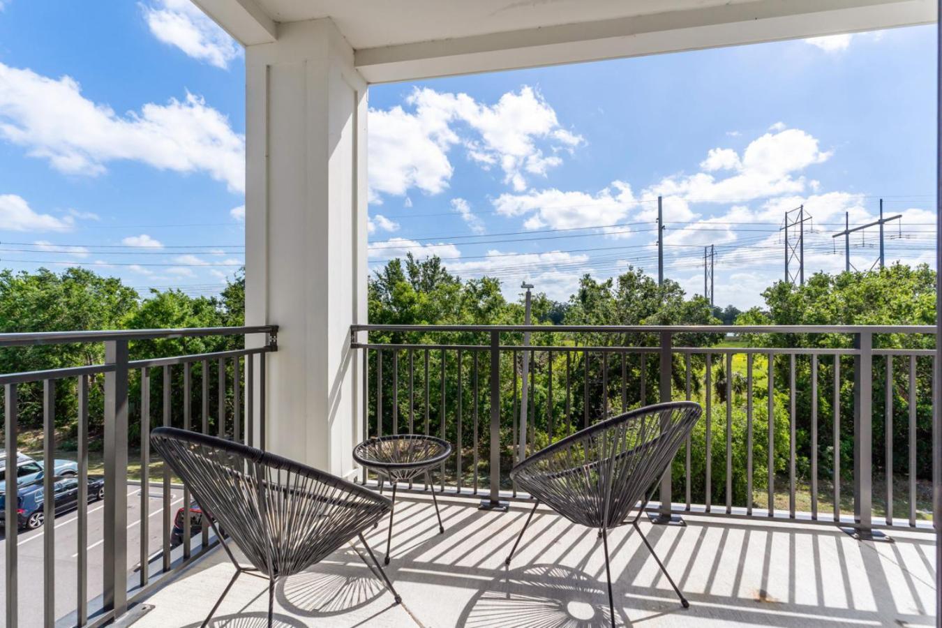 Sunny 2-Bed Oasis Pool And Gym In Apollo Beach Exterior photo